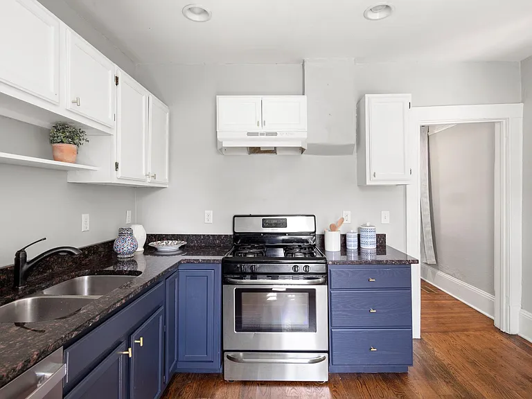 139 Hanover St — Photo 8
