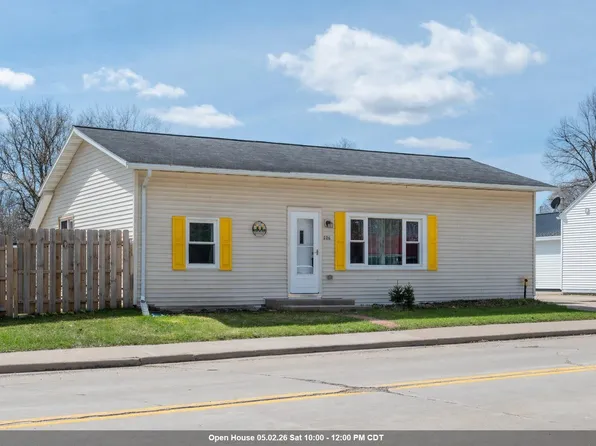 406 E Main St, Gillett, WI 54124