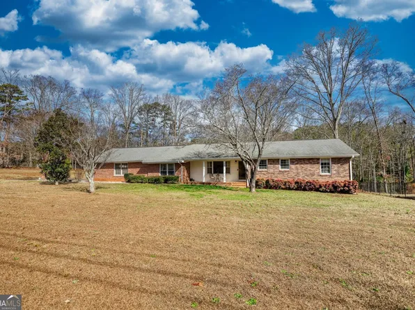 1812 Oak Spring St, Statham, GA 30666