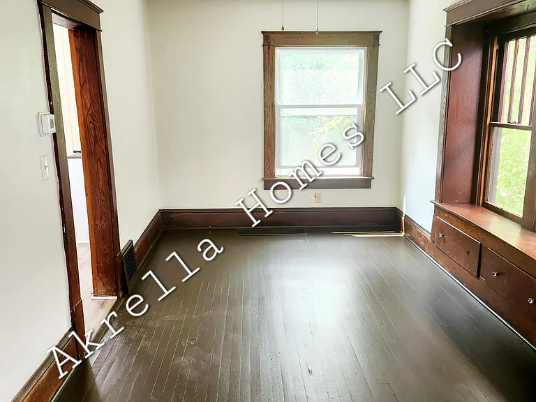 351 Grand Ave — Photo 11