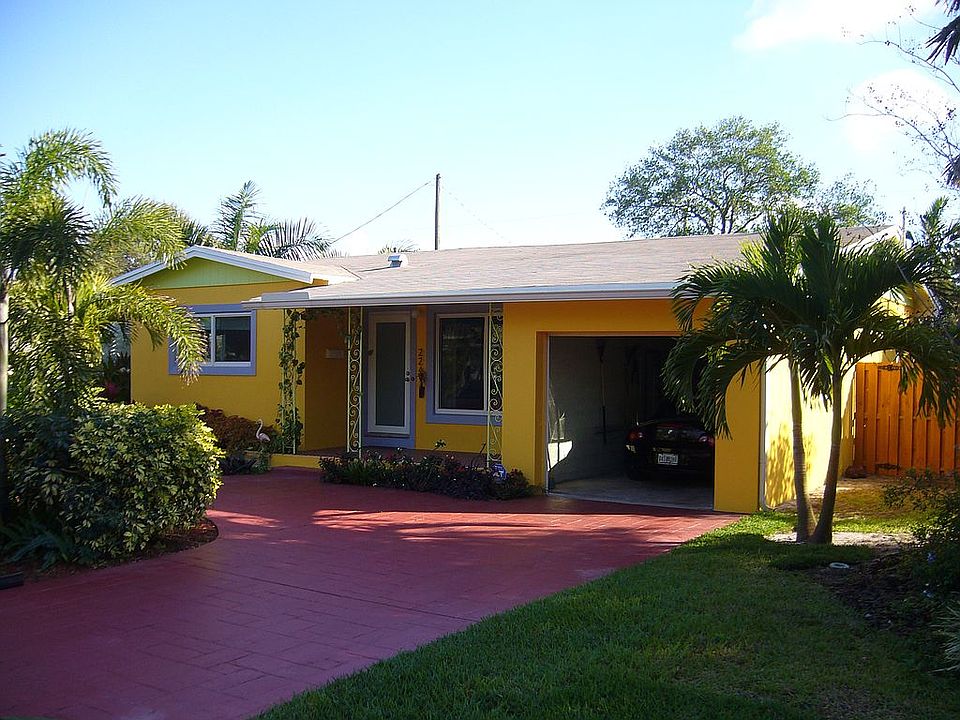 1st image of 224 NE 22nd St