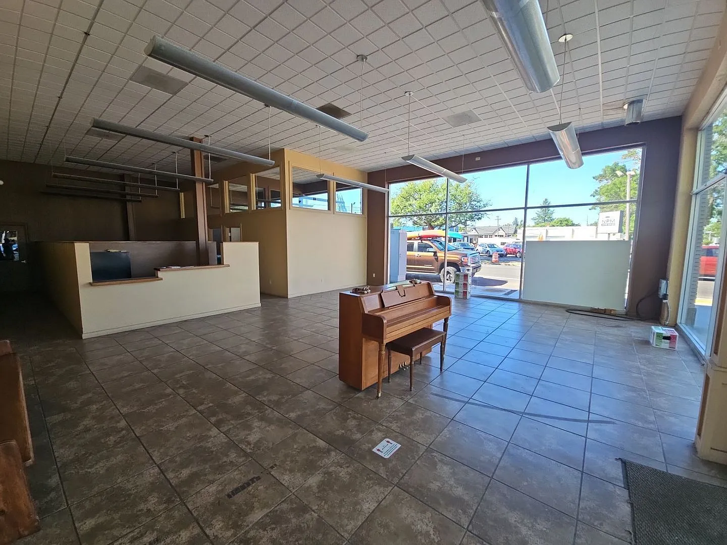 Studio, 5000 sqft, $7,500 — Photo 3