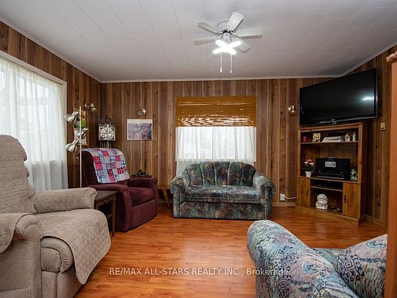 5th image of 534 Fenel Rd