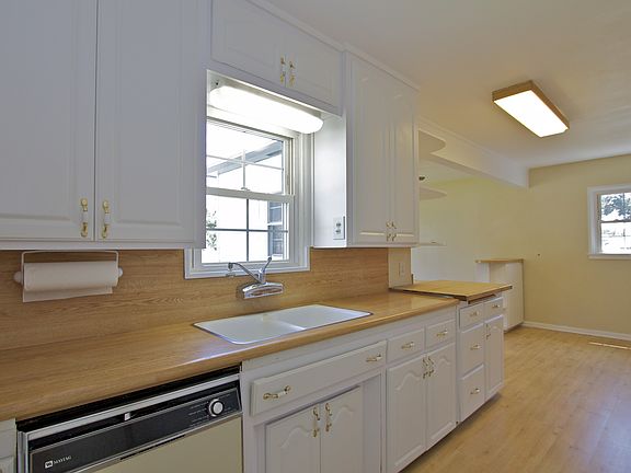 3rd image of 2732 Virginia Dr