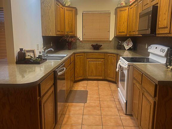 3rd image of 2908 Mesa Dr