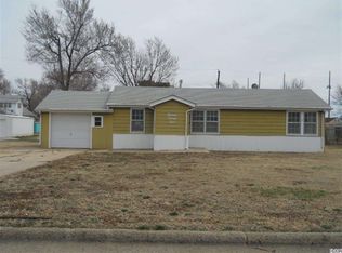 1325 S Chestnut St, McPherson, KS 67460