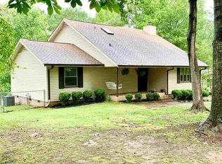 165 Chestnut Lake Dr, Inman, SC 29349