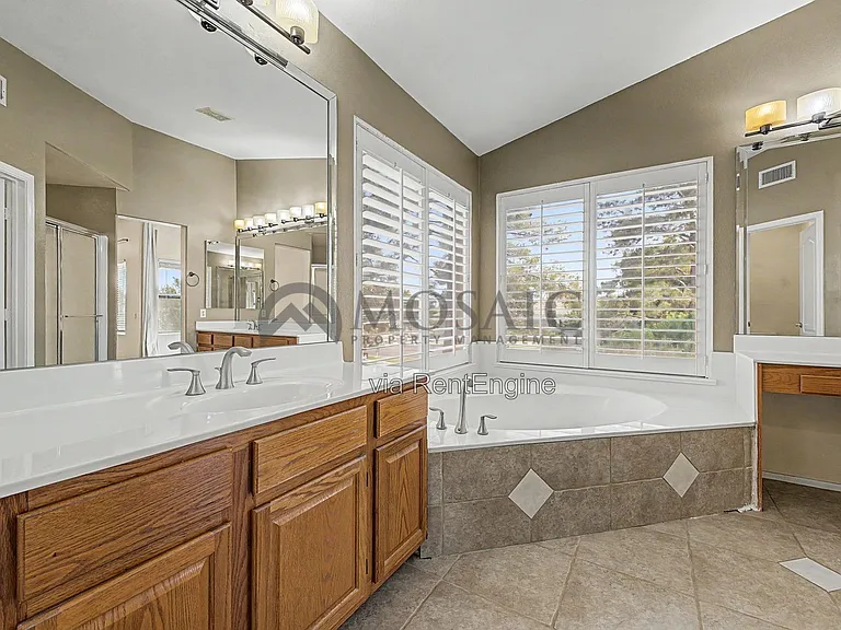 1819 E Cascade Dr — Photo 28
