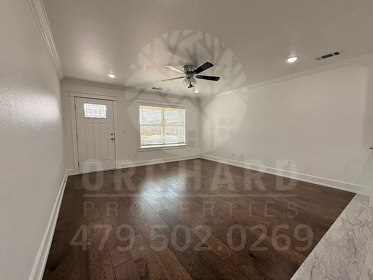 1903 E Brookview Dr — Photo 5