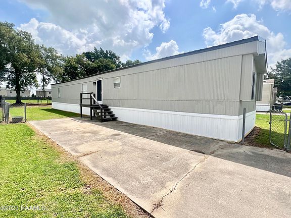 3rd image of 1617 Bradley Ln
