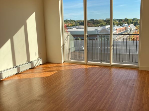 25 Bacon St #201