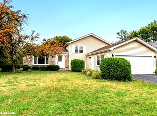 720 Beechwood Dr, Lake Zurich, IL