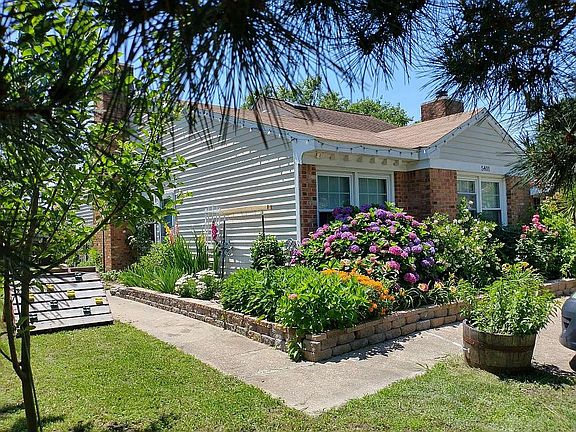 side walk to front door