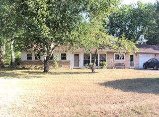 1141 Truwood Dr, Rochester Hills, MI 48307