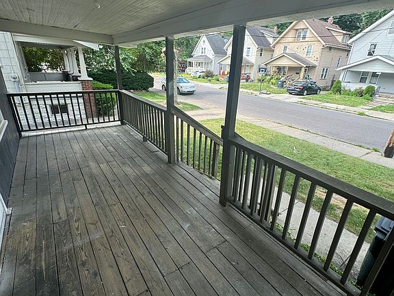 2nd image of 913 Dayton St
