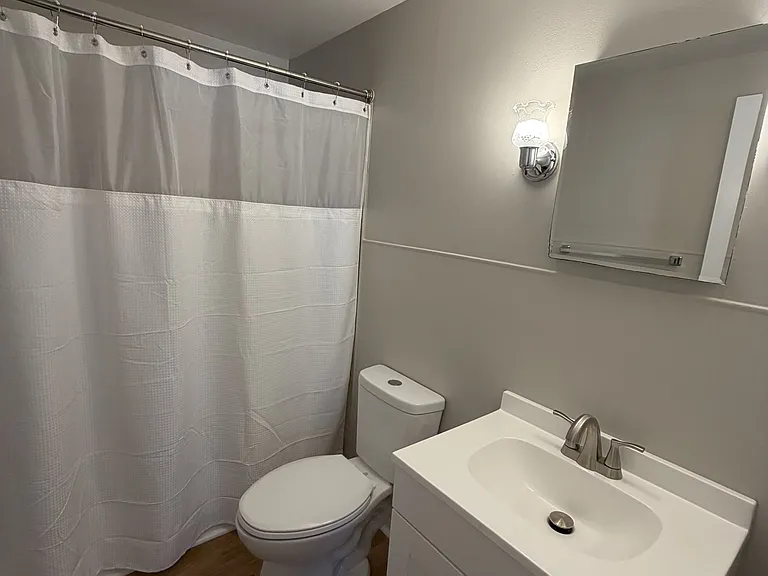 406 Maple St — Photo 11