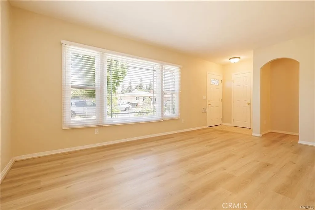 2 bed, 993 sqft, $3,500 — Photo 4