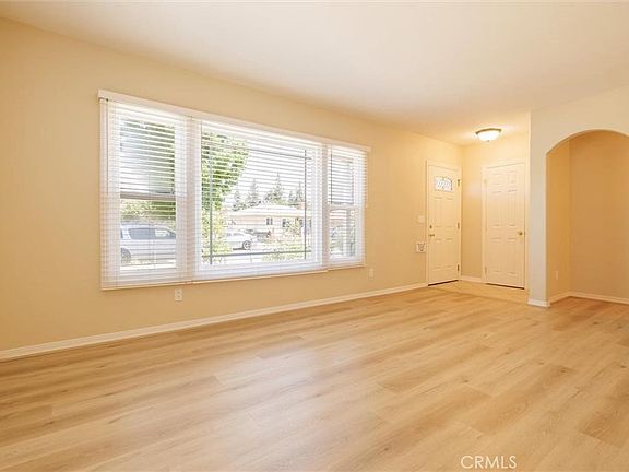 4th image of 10634 Fes St