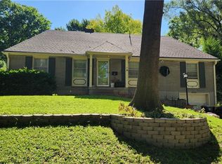 4925 NE Sherwood Dr, Kansas City, MO 64119