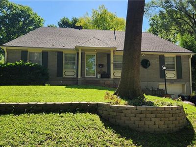 4925 NE Sherwood Dr, Kansas City, MO, 64119