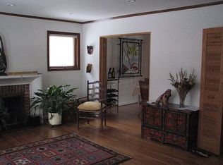 9806 Holmhurst Rd, Bethesda, MD 20817