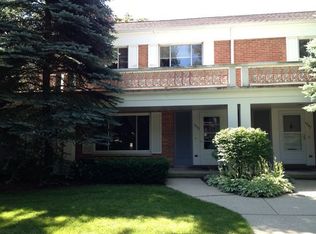 1535 Palmgren Dr, Glenview, IL 60025