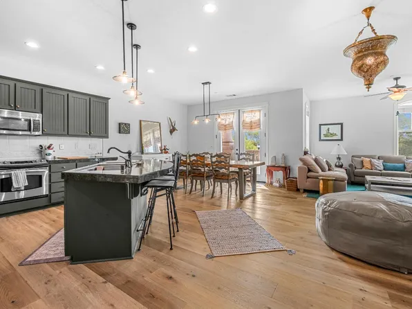 225 Stone St, Copperopolis, CA 95228