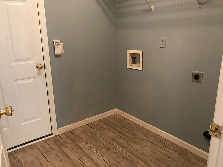 427 Lancaster Loop — Photo 15