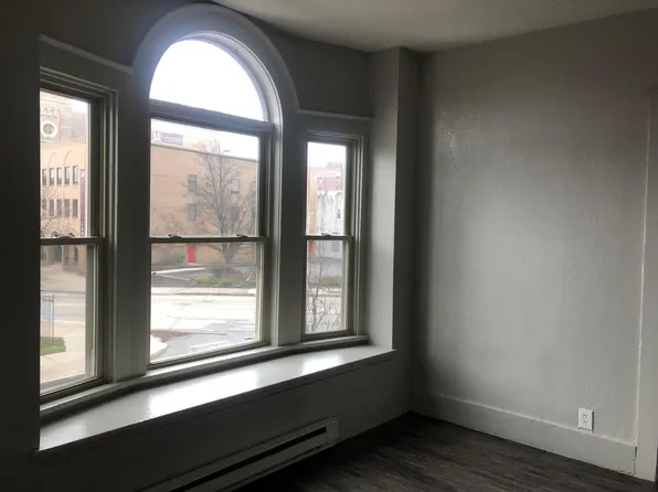 121 Liberty Pole Way APT 100, Rochester, NY 14604