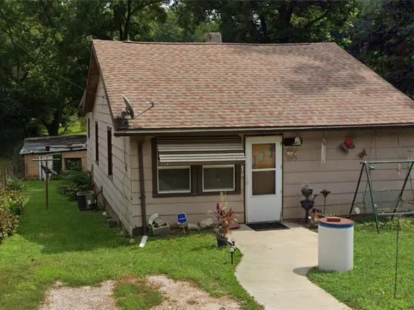 4009 Paseo Dr, Saint Joseph, MO 64503