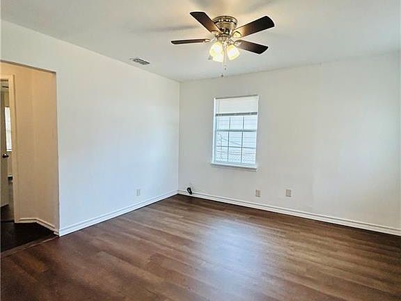 4th image of 1110 W Fay St