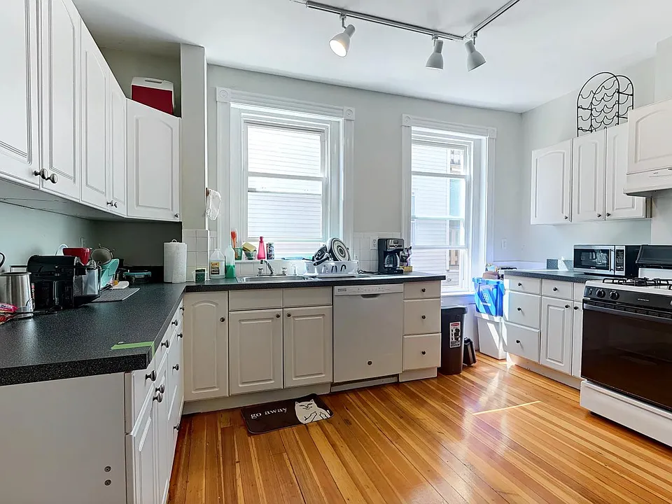 108A Central St