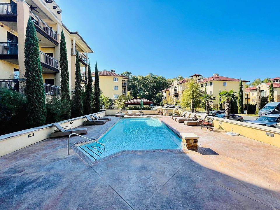 1st image of 423 Chenal Woods Dr #423