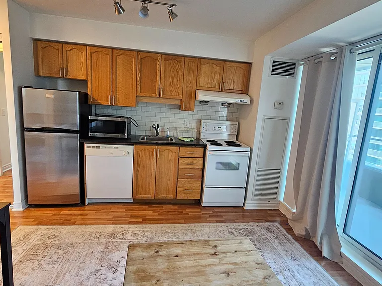 70 Town Centre Ct #711 — Photo 18