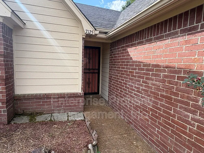 3 bed, 2.0 bath, 1362 sqft, $1,795 — Photo 4