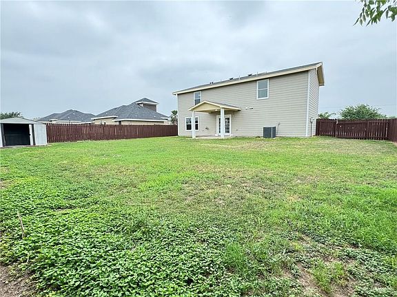 2nd image of 3809 Lantana St