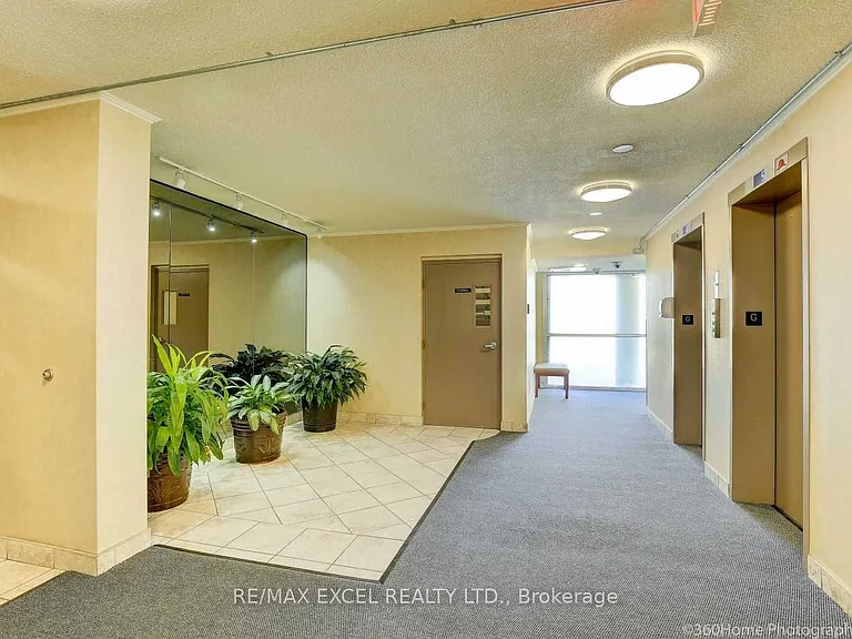 2500 Bridletowne Cir #907 — Photo 6