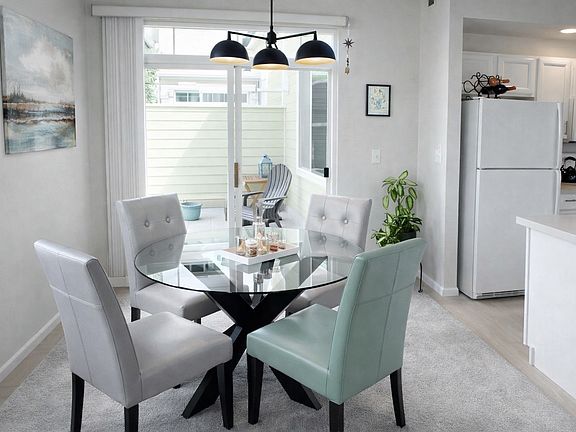 3rd image of 640 Gooseberry Dr Unit 1107