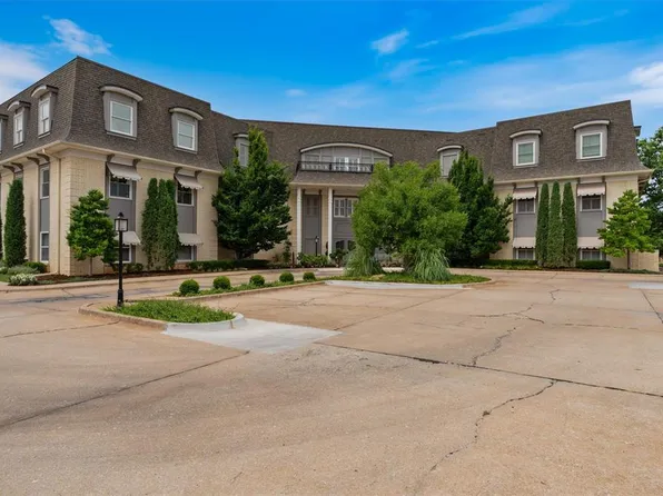 1114 Sherwood Ln #A3, Nichols Hills, OK 73116