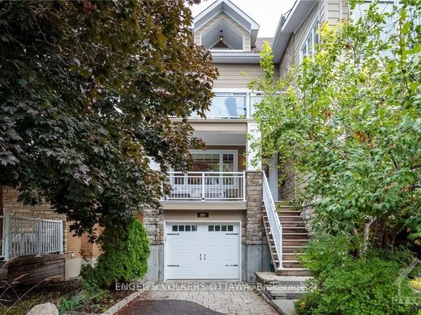 267 Kirchoffer Ave, Ottawa, ON K2A 1Y1