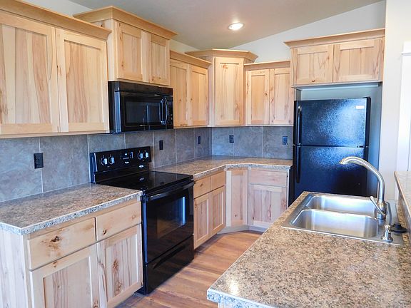 5th image of 2642 N Maple Grove Rd