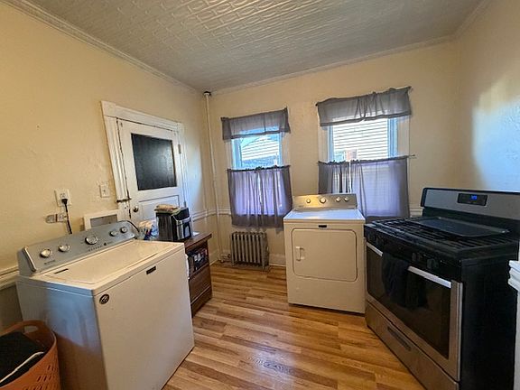 3rd image of 1245 Snyder Ave