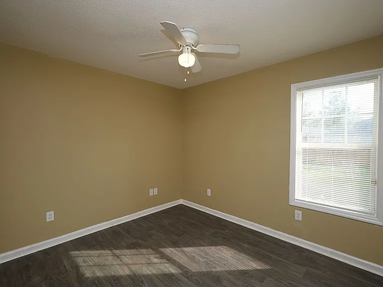 1728 Eli Pl — Photo 13