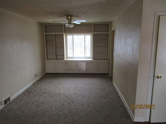 5th image of 2717 State Road 121