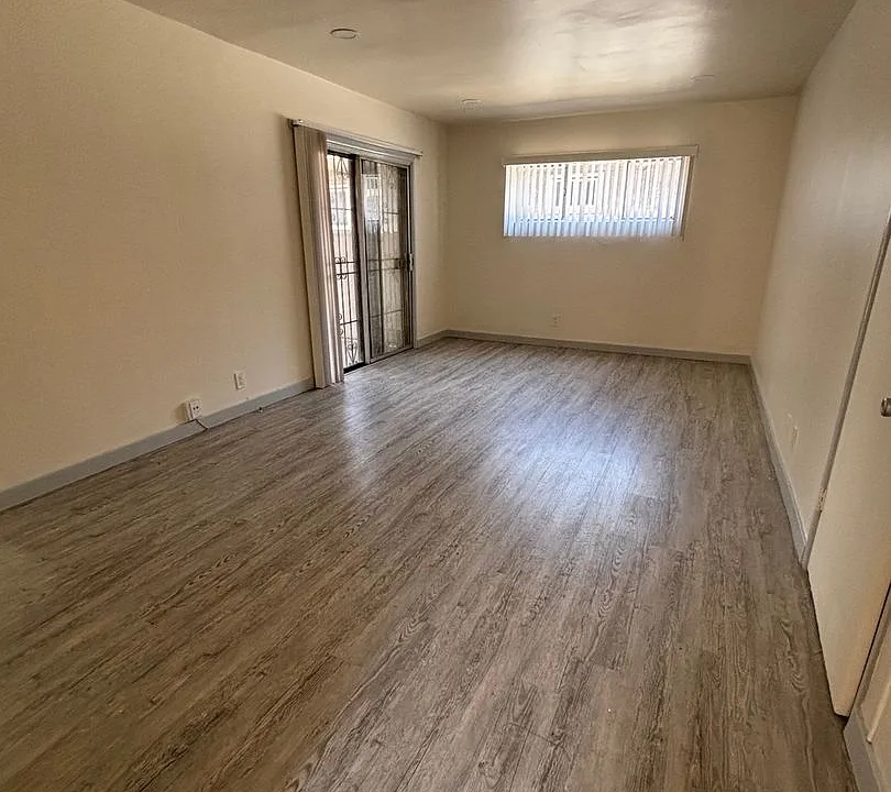 10942-10948 Crenshaw Blvd (Hexagon Eagles LLC)