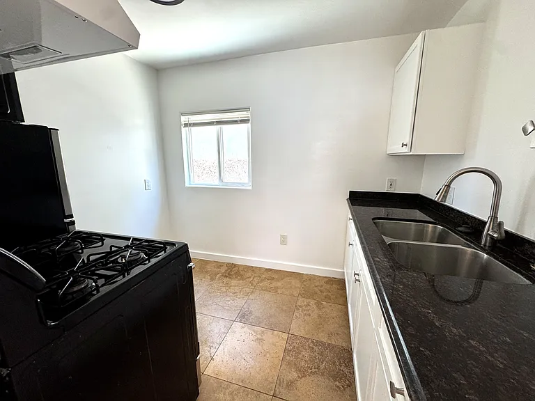 5907 Cahuenga Blvd #2 — Photo 12