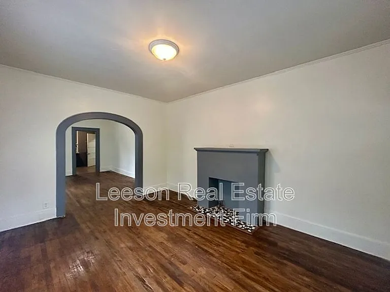 3022 Lillian St — Photo 3