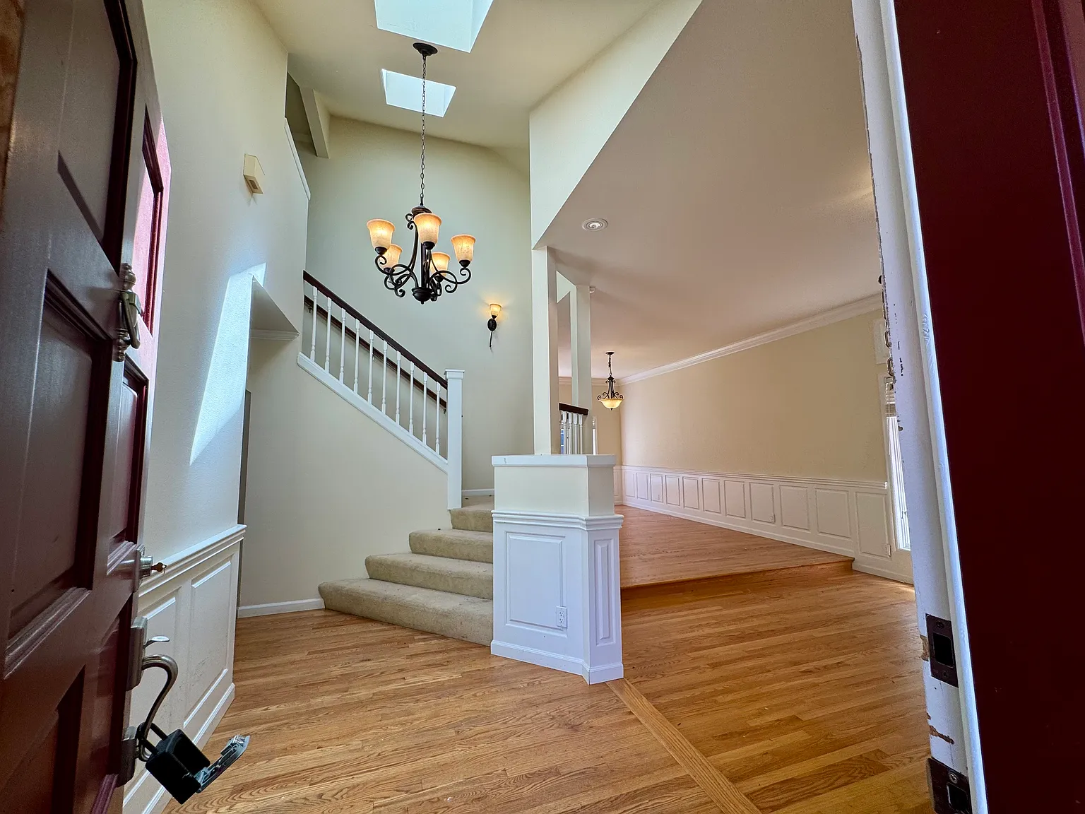 4 bed, 3.5 bath, 2775 sqft, $5,200 — Photo 4