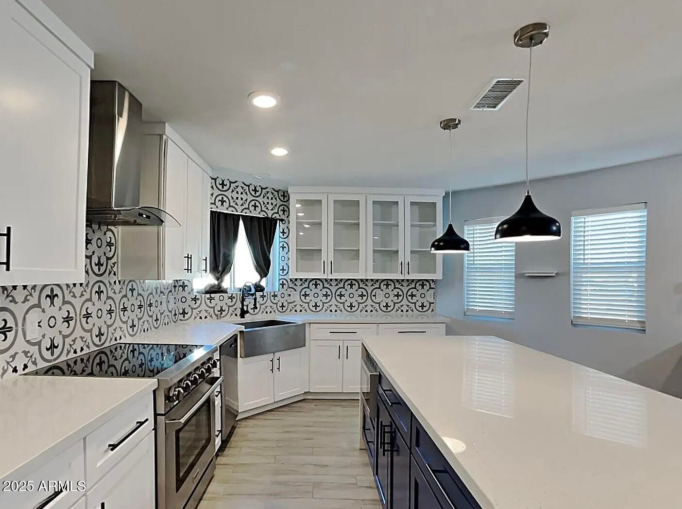 10307 W Campbell Ave