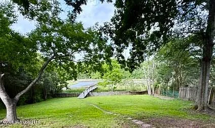 3 bed, 2.0 bath, 1120 sqft, $1,700 — Photo 2